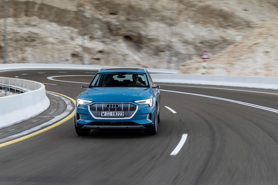  Audi e-tron 55 Quattro 2019 года  (WW) (фото 62 из 452)